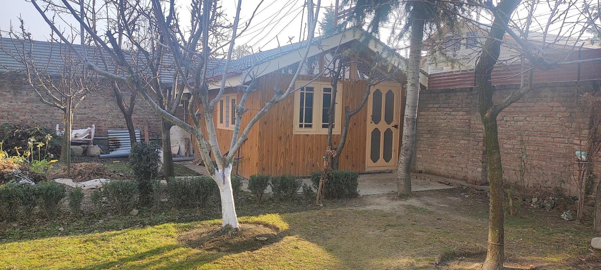 The Clover Inn Srīnagar 外观 照片