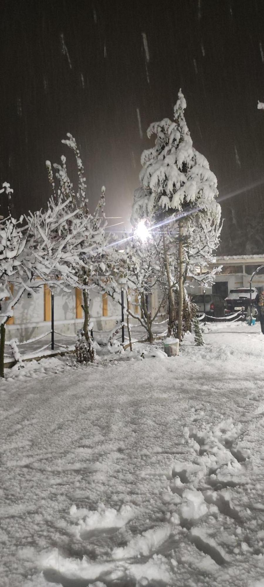 The Clover Inn Srīnagar 外观 照片