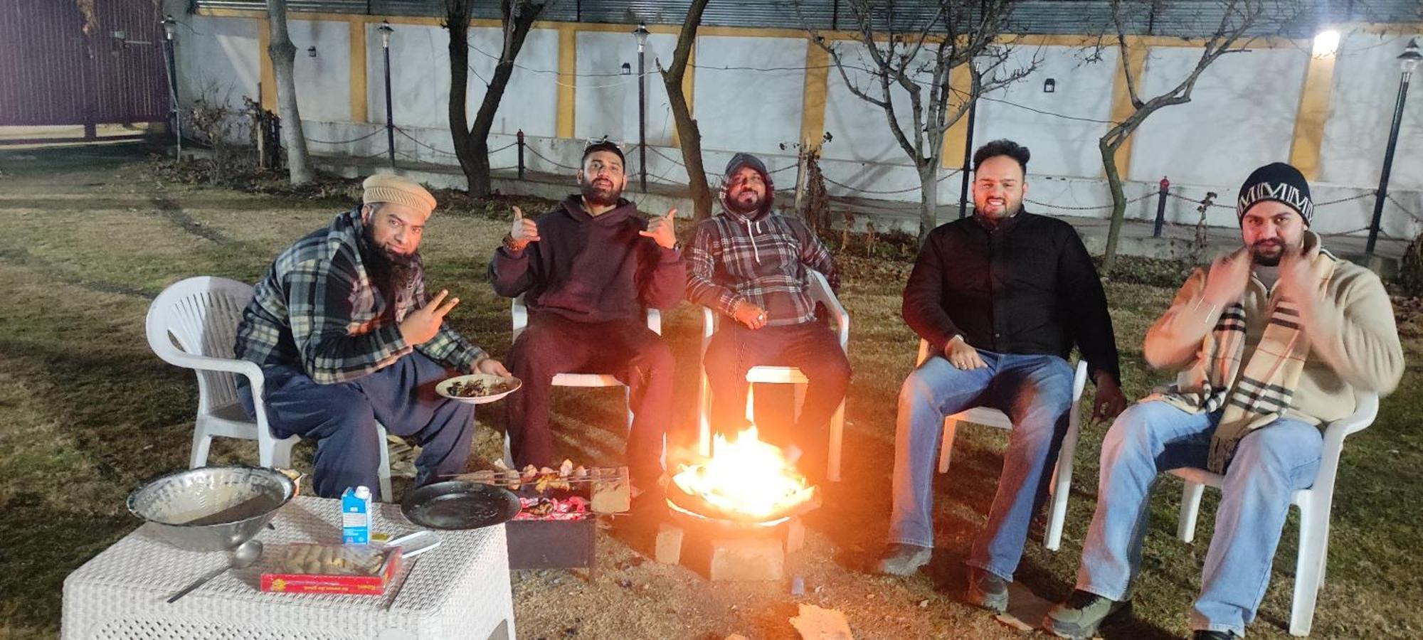 The Clover Inn Srīnagar 外观 照片